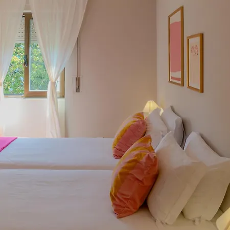 Viva Spacious 3 Bedroom Porto