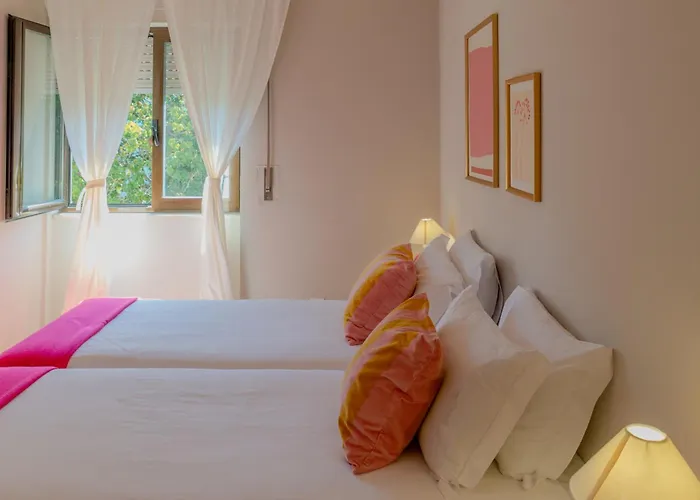 Viva Spacious 3 Bedroom Oporto