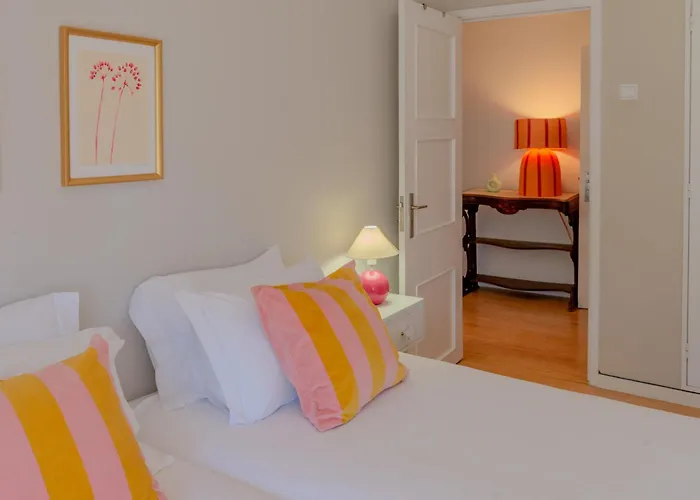 Viva Spacious 3 Bedroom Oporto
