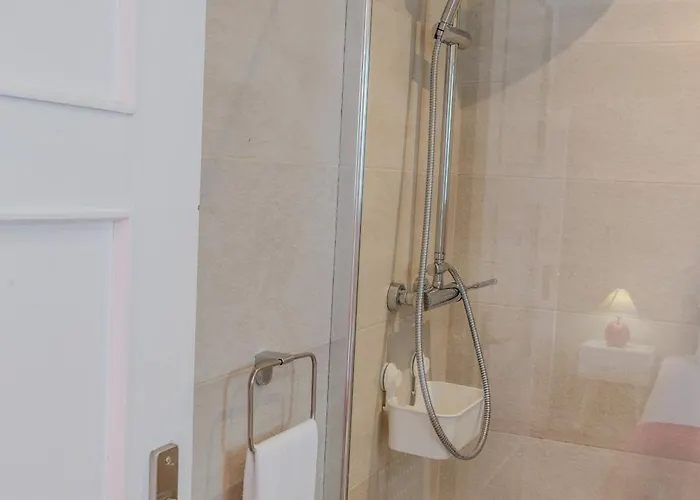 Apartment Viva Spacious 3 Bedroom *