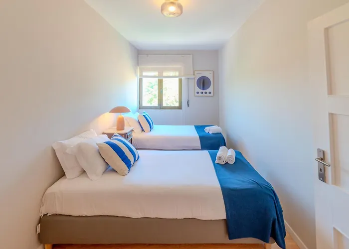 Viva Spacious 3 Bedroom * Порту