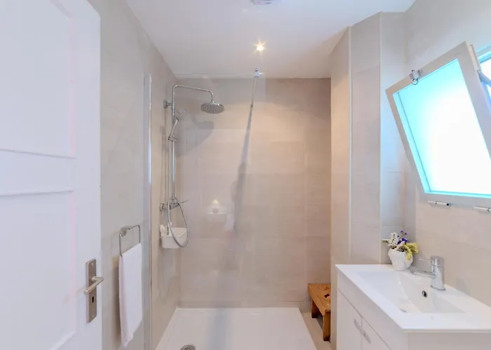 Viva Spacious 3 Bedroom Апартаменты *