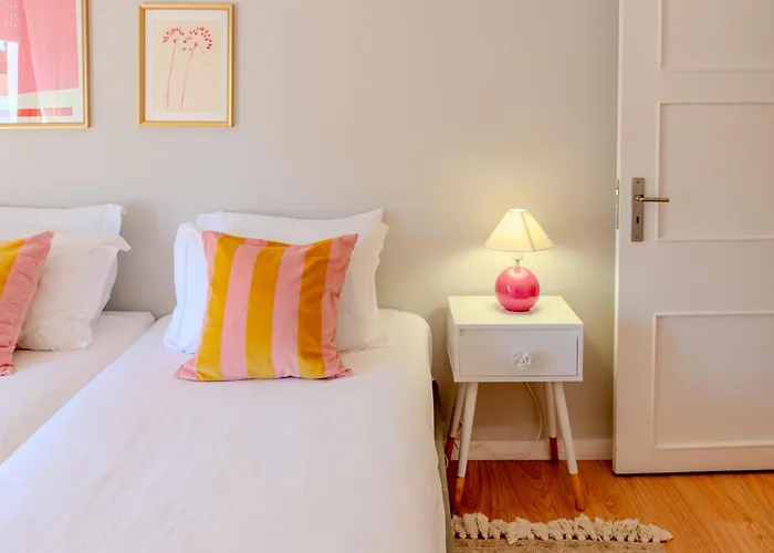 Viva Spacious 3 Bedroom Порту