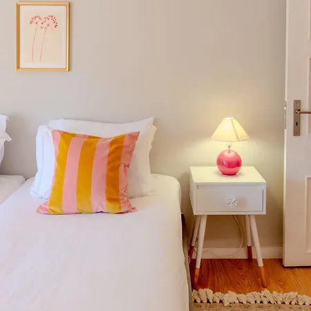 Viva Spacious 3 Bedroom Porto