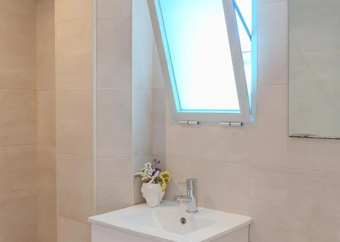 Viva Spacious 3 Bedroom *